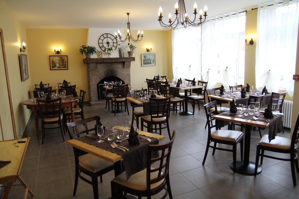 ホテル La Madeleine Saint-Benoît-sur-Loire エクステリア 写真