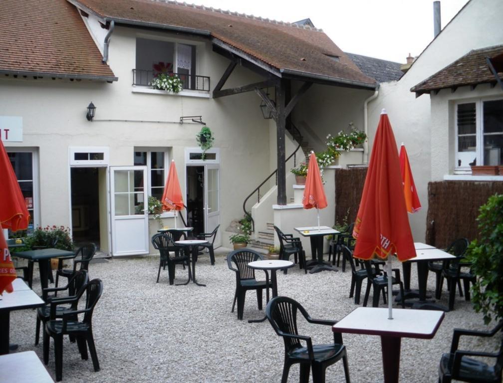 ホテル La Madeleine Saint-Benoît-sur-Loire エクステリア 写真